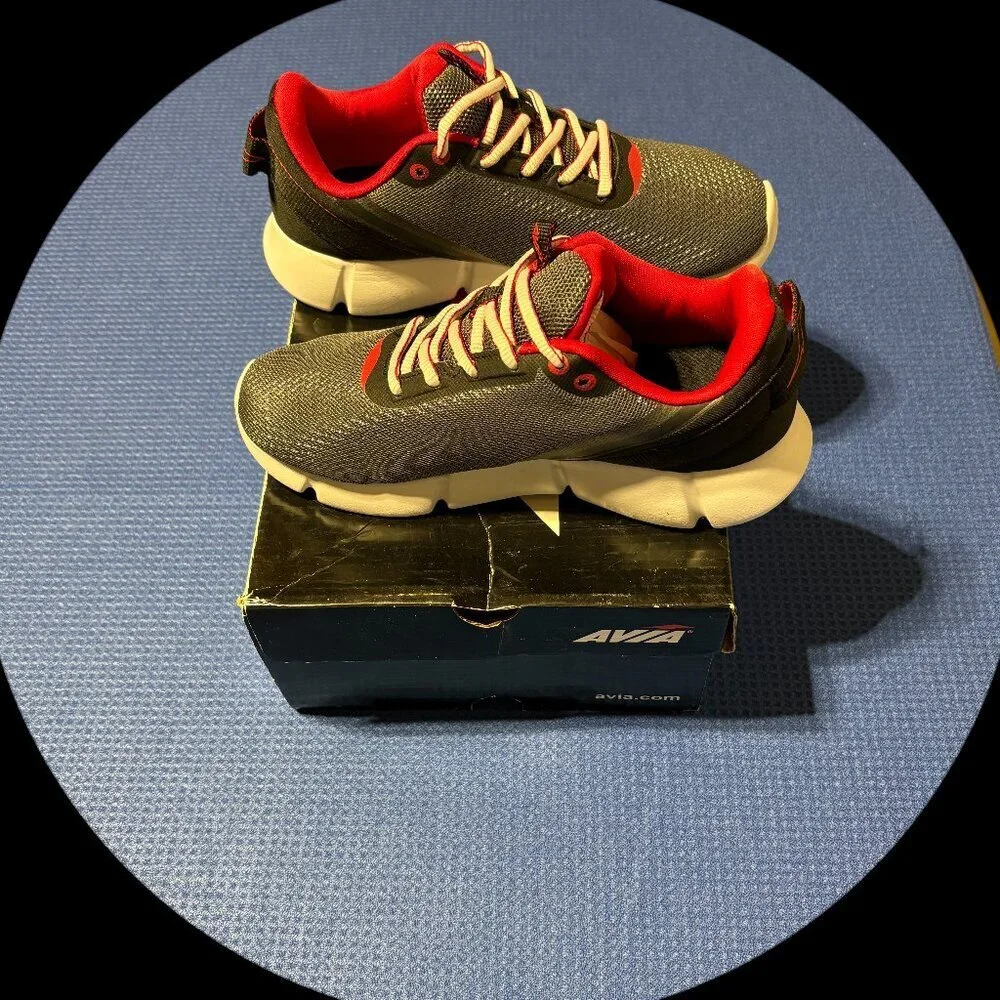 AVI-Blitz Steel Gray/Jet Black/Chinese Red Boys Size 3 Sneakers